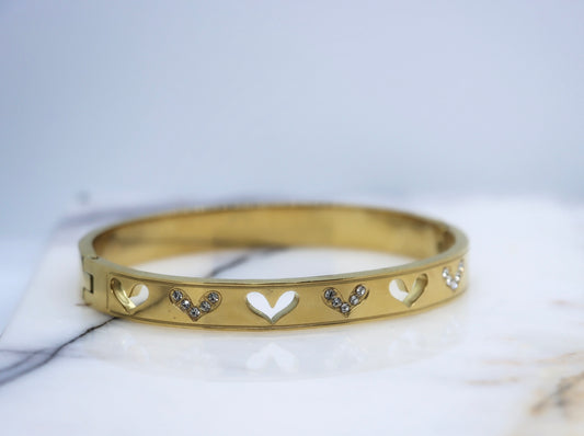 Heart Bangle (Gold)