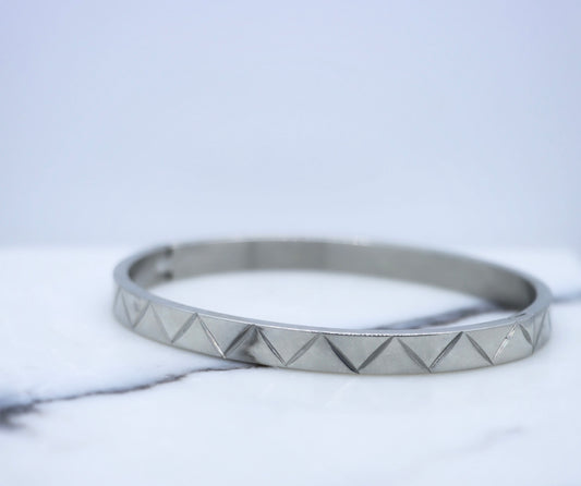 Zig Zag Bangle (Silver)