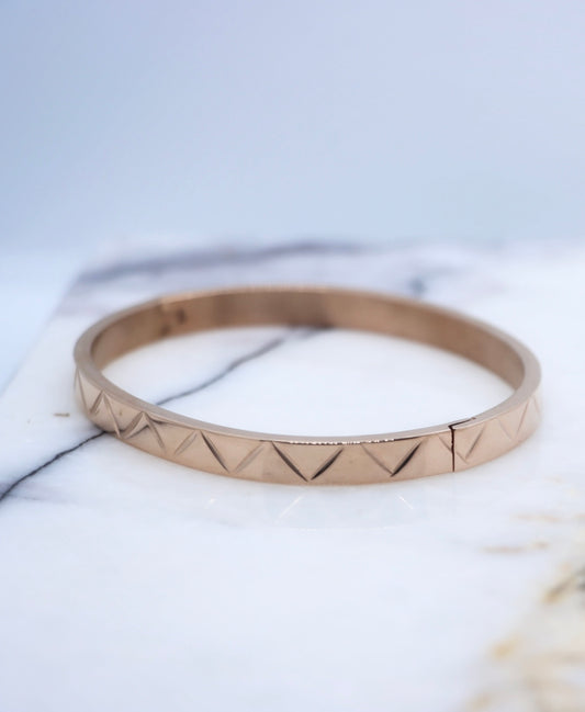 Zig Zag Bangle (Rose Gold)